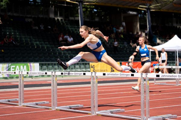 Mayleen Bartz (VfL Stade) ueber 100m Huerden am 03.07.2022 waehrend den NLV+BLV Leichtathletik-Landesmeisterschaften im Jahnstadion in Goettingen (Tag 1)